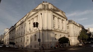 la coparticipacion a los municipios bonaerenses cayo 12%: ¿cuales perdieron mas?