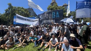 Sindicatos de prensa se movilizaron al Congreso y en todo el país. - Fatpren -