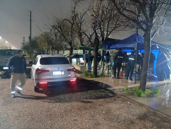 El acampe de los trabajadores en la planta de ILVA, en Pilar. (Pilar a Diario)