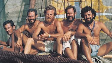 Los cinco amigos que vivieron la Expedición Atlantis. En el centro, el capitán Alfredo Barragán.