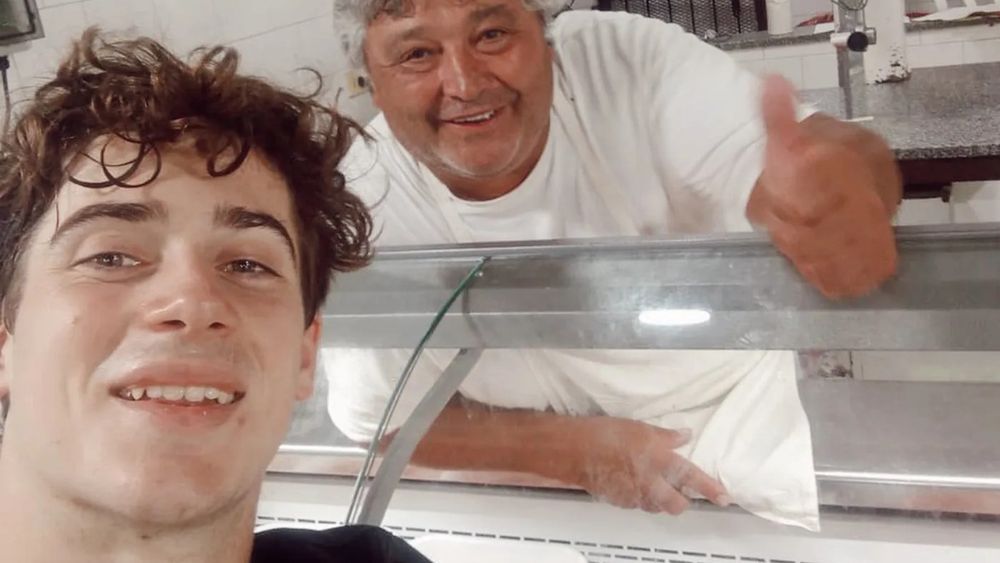 Franco Colapinto y el carnicero de Giles.