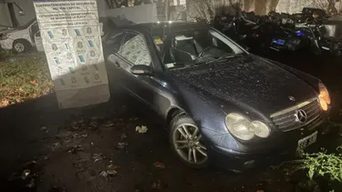 Diarios Bonaerenses | El Mercedes Benz 220 CDI quedó secuestrado en la comisaría de Abasto. (Policía bonaerense)