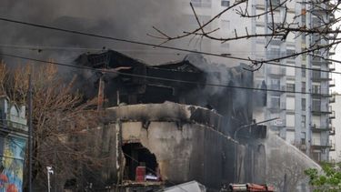 El incendio del depósito tardó varias horas en ser apagado. (DIB | Marcelo Metayer)