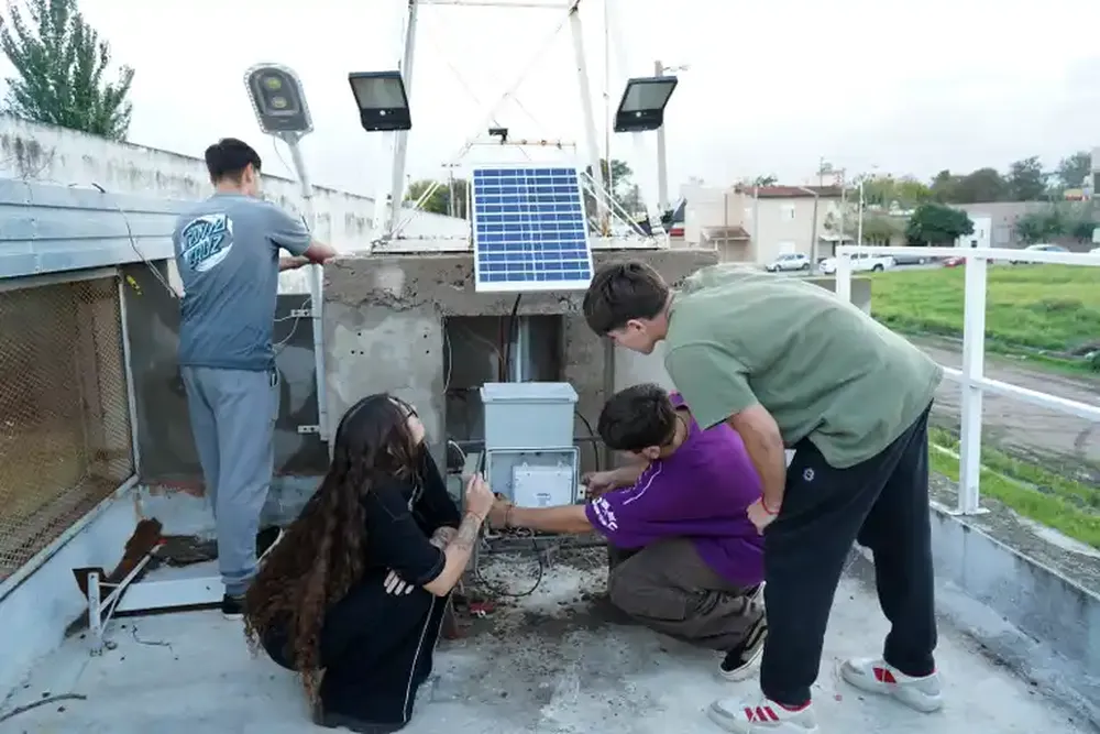 Los alumnos de la Escuela Técnica N.º 1 “Mario A. Elpuerto”. (Ecos Diarios)
