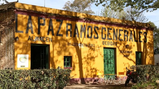 El almacén La Paz nació a fin es de 1859 y fue bautizado así por la firma del Tratado de San José de Flores, que significó la unificación de todo el país.