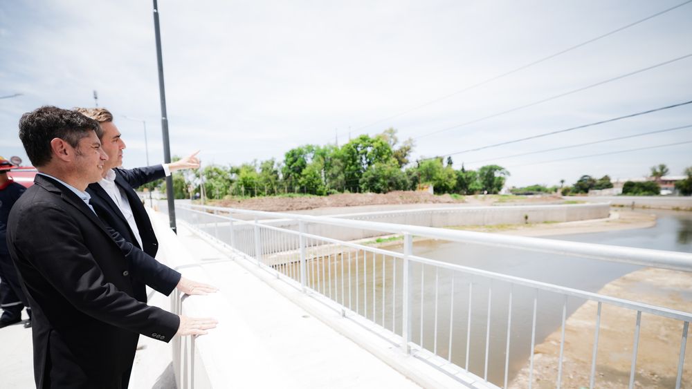 El gobernador Axel Kicillof estuvo en la inauguración del Puente Gogna sobre el Río Luján. (Gobernación)&nbsp;