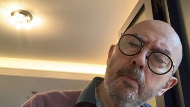 El músico Carlos Indio Solari, una de las personas más famosas con Parkinson en Argentina.