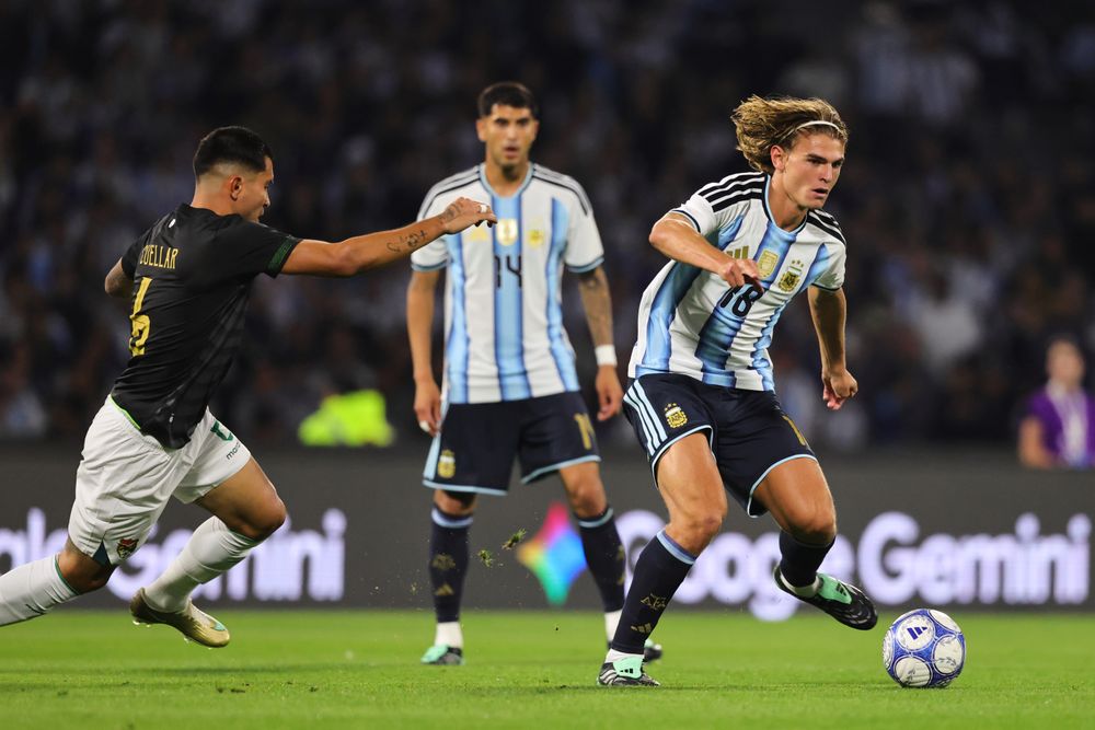 Nico Paz en acción. Uno de los jugadores que encabezó la renovación en la Selección.