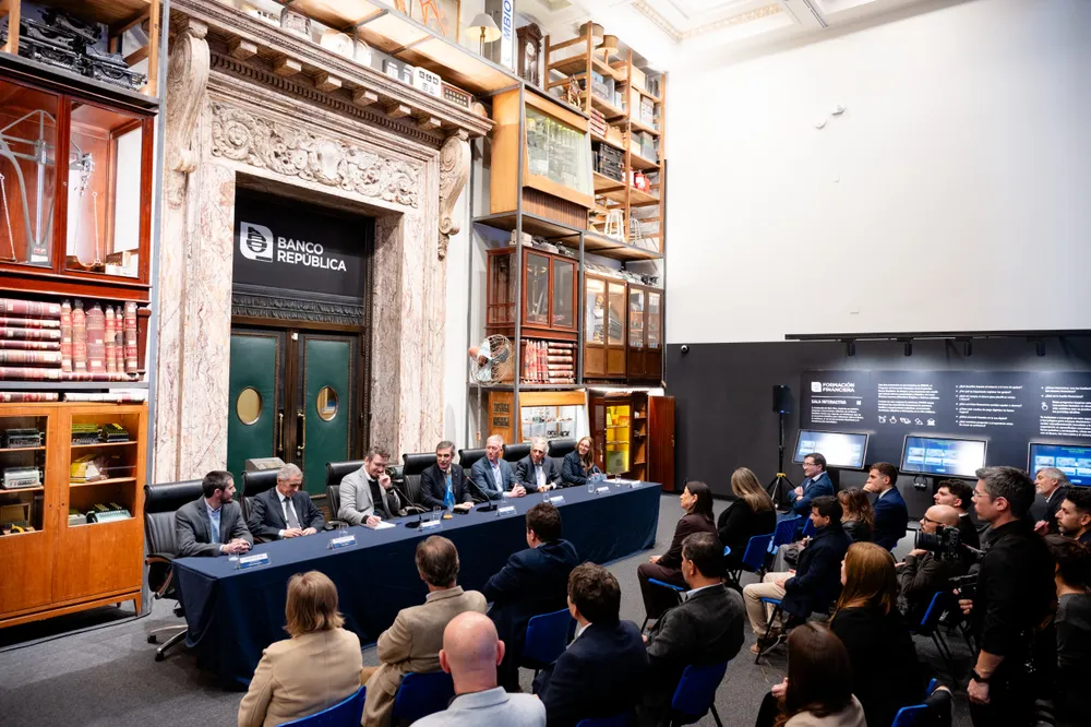 Autoridades del Banco Provincia con pares del Banco de la República Oriental del Uruguay.