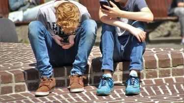 Diarios Bonaerenses | Chicos de la Generación Alfa. (Pexels)