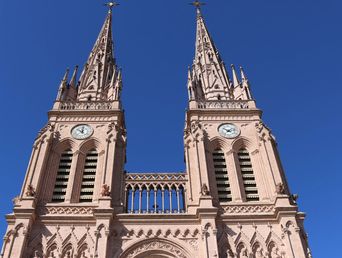 La histórica Basílica de Luján. La histórica Basílica de Luján.