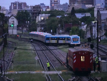 El descarrilamiento del convoy del tren del Sarmiento está siendo investigado. (NA) El descarrilamiento del convoy del tren del Sarmiento está siendo investigado. (NA)
