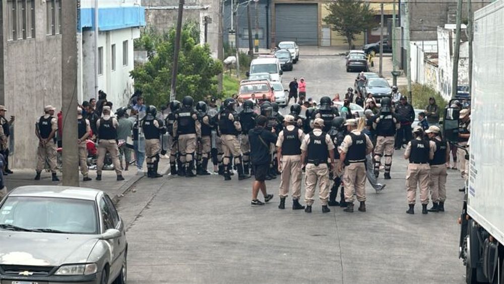 La protesta en la puerta de “Cañamar”. (Mar del Plata Hoy)