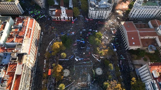 Plazam de Mayo, colmada durante la Cuarta Marcha Federal Universitaria.&nbsp;