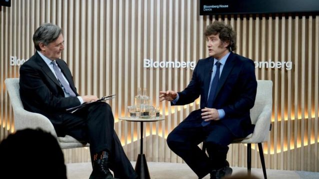 Milei, entrevistado en Suiza. (Prensa presidencia)