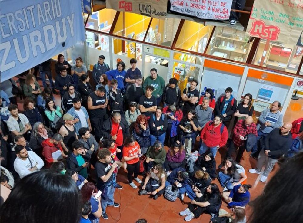 La asamblea había sido convocada para debatir, de modo similar a lo que ocurrió en otras casas de altos estudios del país, cómo continuar la protesta.