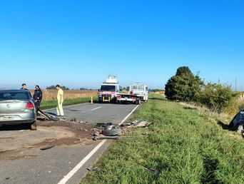 El accidente en General Madariaga. El conductor del vehículo que quedó en la banquina murió en el acto. El accidente en General Madariaga. El conductor del vehículo que quedó en la banquina murió en el acto.