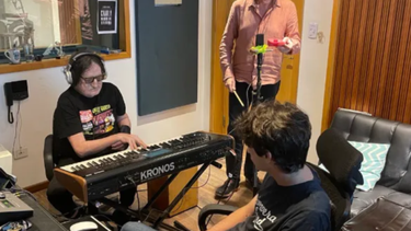 Charly García y Pedro Aznar grabando el tema América, para el disco La Lógica del Escorpión. (X/@Pedro_Aznar)