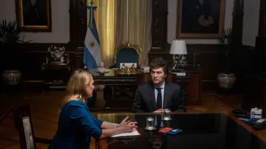 Vera Bergengruen y Javier Milei en la nota de Time. (time.com)