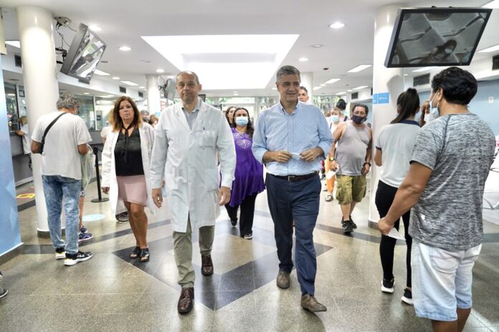 El jefe de Gobierno porteño, Jorge Macri, criticó este martes el funcionamiento del sistema de salud bonaerense.