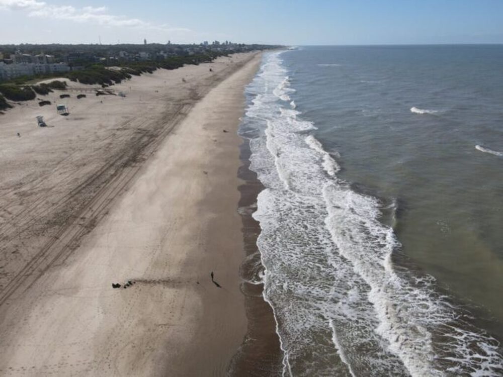 Dos amigos entraron al mar en kayak y desaparecieron a la altura de Cariló.