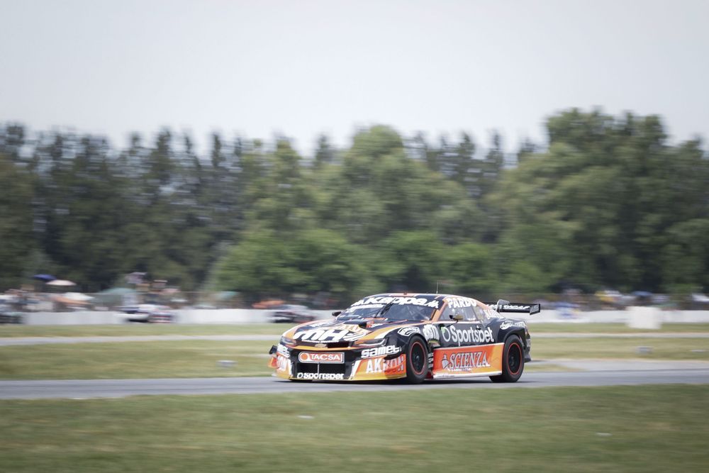 El Chevrolet Camaro número 86 de Agustín Canapino. El Chevrolet Camaro número 86 de Agustín Canapino.