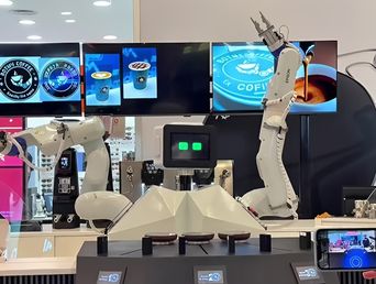 El robot que prepara café fue instalado en el marco de un emprendimiento llamado Bot My Coffee.