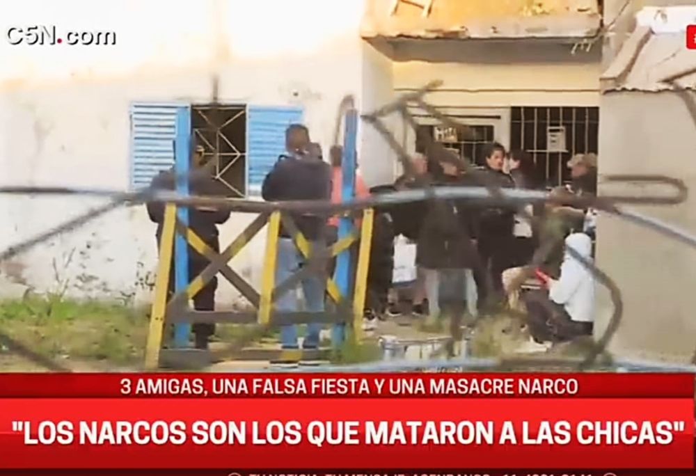 La casa de la abuela de una de las víctimas del triple femicidio fue atacada a tiros. (Imagen de TV)