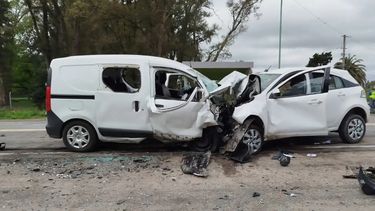 El choque en Mercedes se produjo en un intento de sobrepaso. El choque en Mercedes se produjo en un intento de sobrepaso.