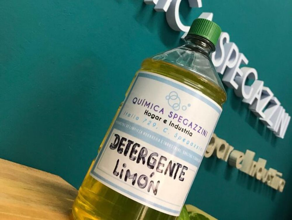 Uno de los detergentes producidos por Química Spegazzini. (Facebook)