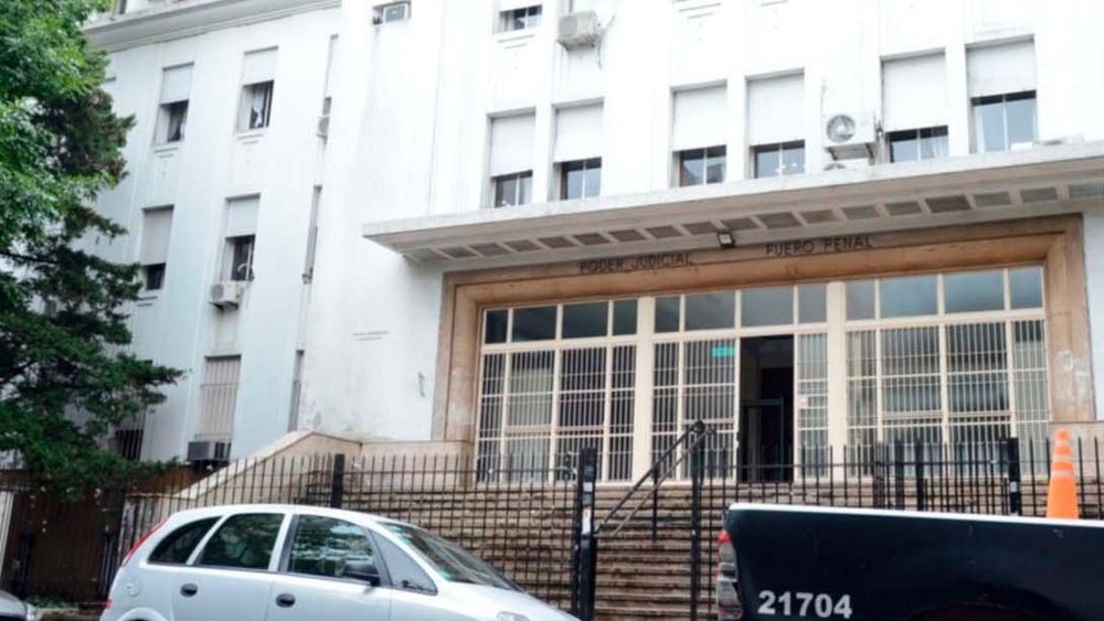 Subcomisario absuelto por la Justicia de La Plata. Subcomisario absuelto por la Justicia de La Plata.