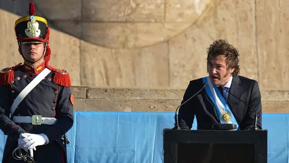 El presidente Javier Milei en su discurso por el Día de la Bandera en Rosario. (La Capital)