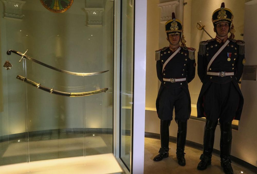 El traslado del Sable Corvo de José de San Martín.