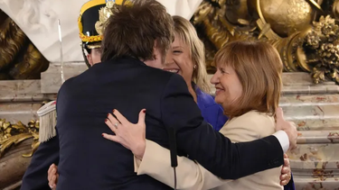 El presidente Milei con la ministra Monteoliva y la senadora Bullrich.