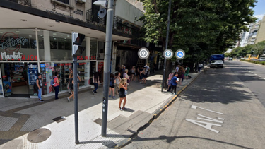 La concurrida esquina de avenida 7 y calle 45, donde el hombre abusó de una mujer. (Google maps)