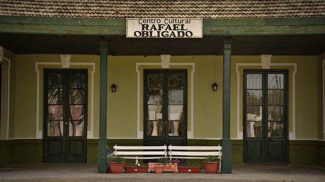 El Centro Cultural Rafael Obligado funciona en la antigua estación.