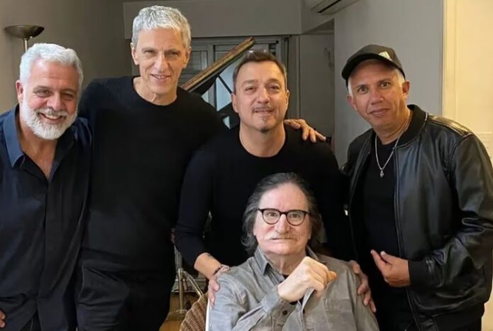 El músico Charly García, emblema de nuestro rock nacional, quedó más cerca de lanzar su nuevo material, el disco que llevará como nombre La lógica del escorpión, en el que trabajó durante varios años.