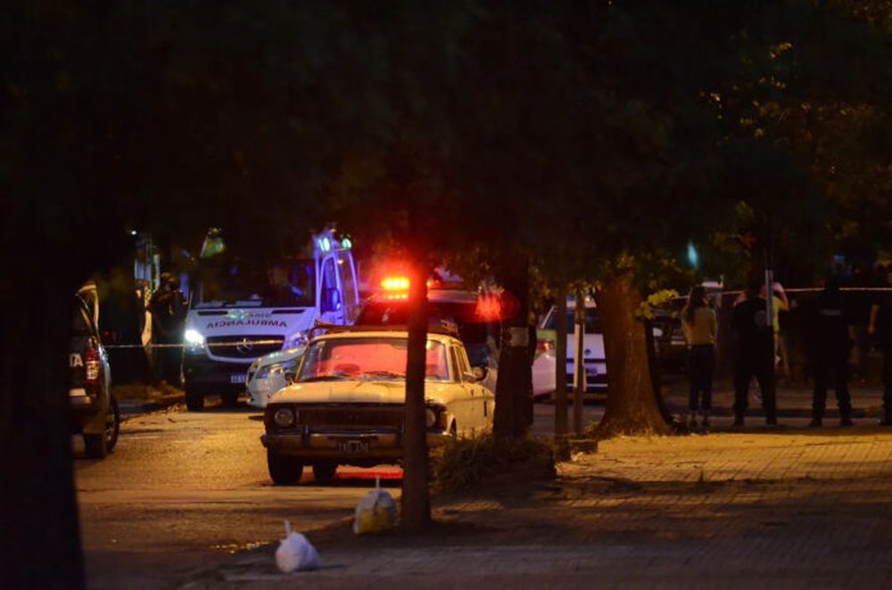 Femicidio-Berisso-ambulancia-patrullero