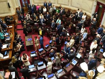 El Senado dio media sanción a la Ley de Reforma Laboral. El Senado dio media sanción a la Ley de Reforma Laboral.