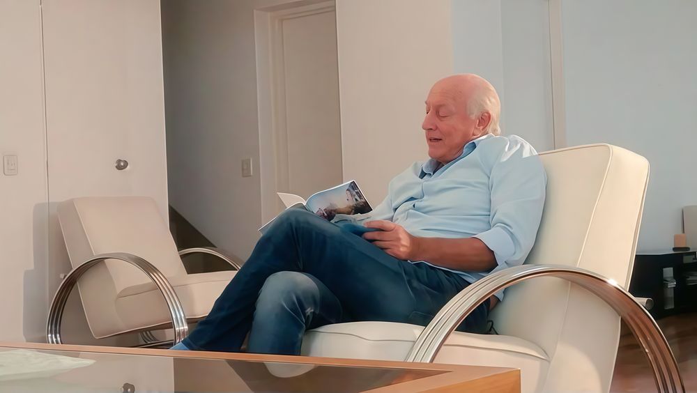 Entre pasiones y sospechas, Eduardo Kovalivker busca que su obra ocupe un lugar propio en su librería virtual