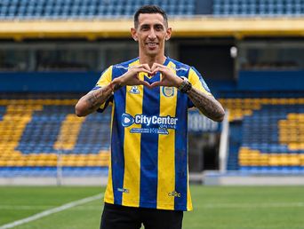 Ángel Di María se metió de lleno en el debate tras la queja de Diego Milito, presidente de Racing. Ángel Di María se metió de lleno en el debate tras la queja de Diego Milito, presidente de Racing.