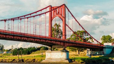 El puente colgante de Necochea cumple 95 años. - Necochea -