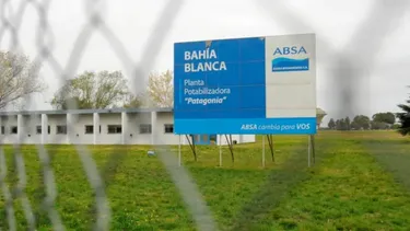 Miles de familias bahienses padecen la falta de agua en prácticamente toda la ciudad. - La Nueva -