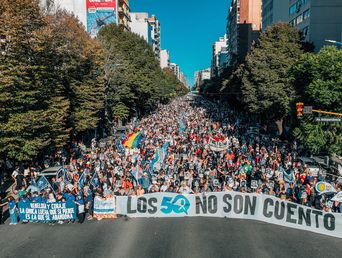 Multitudinaria concentración por el 24 de marzo en Mar del Plata. Multitudinaria concentración por el 24 de marzo en Mar del Plata.