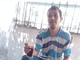 El cuerpo de Alejandro Samuel Rodríguez, de 37 años, quien fue visto por última vez el pasado 6 de mayo en La Plata, fue encontrado este viernes alrededor del mediodía en la zona de Campo Arana, a unos 8 kilómetros de su domicilio. El cuerpo de Alejandro Samuel Rodríguez, de 37 años, quien fue visto por última vez el pasado 6 de mayo en La Plata, fue encontrado este viernes alrededor del mediodía en la zona de Campo Arana, a unos 8 kilómetros de su domicilio.