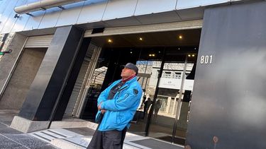 La Policía de la Ciudad allanó sedes de la droguería Suizo Argentina y de la ANDIS. (NA)