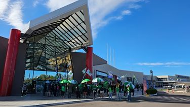 La manifestación del Viernes Santo en el shopping bahiense.