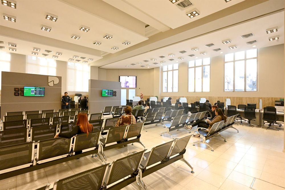 El interior de una sucursal del Banco Provincia.&nbsp;