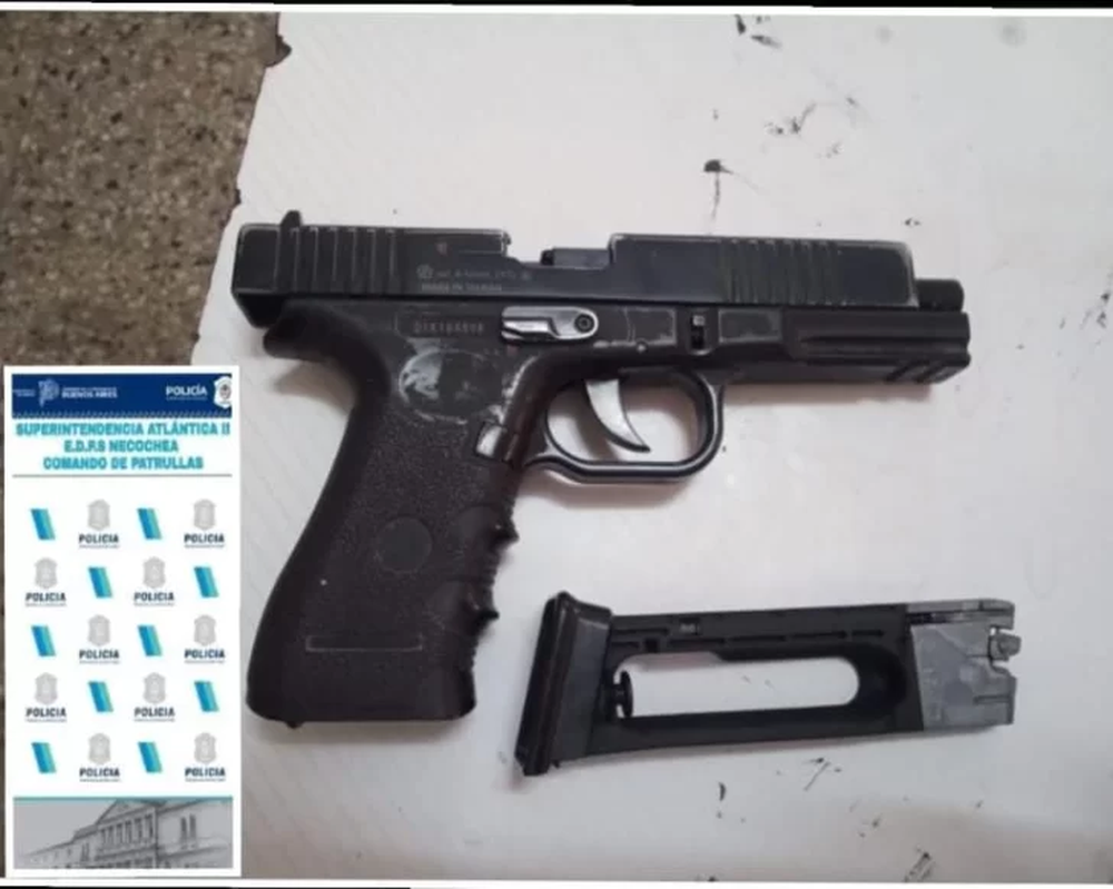 El arma fue retenida por los agentes policiales que intervinieron en el establecimiento.&nbsp;