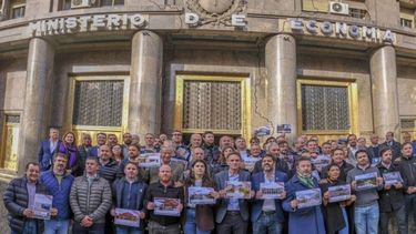 Intendentes peronistas junto a funcionarios del Gabinete de Kicillof.